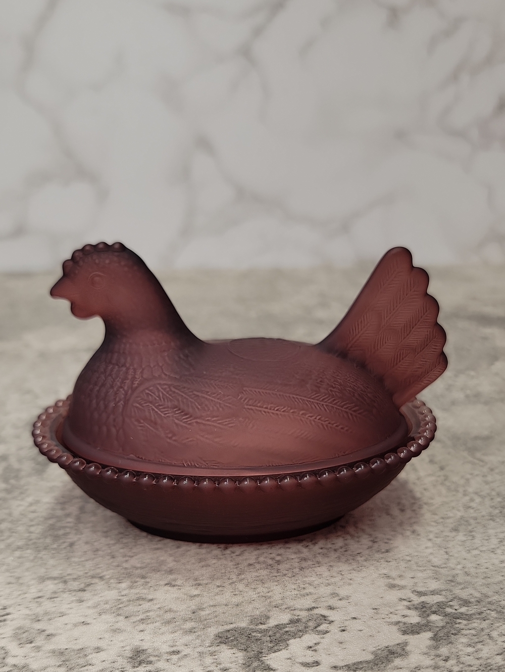 Brown Glass Hen on a nest HON